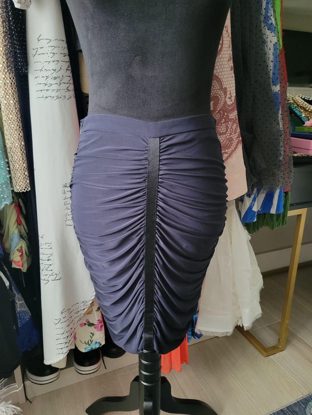 Y2k Caché Ruched Pencil Skirt in Navy